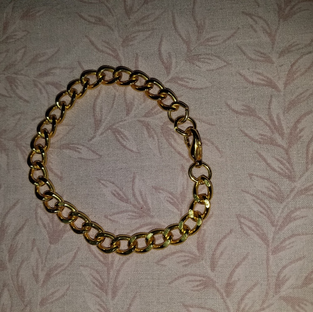 🌷4/$20 18 K Gold Plated Cuban Link Bracelet - Picture 4 of 5